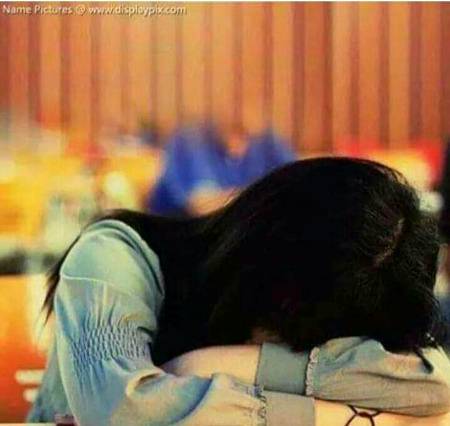 خطا  معاف ، زمانے  سے  بد گُماں  ہو  کر 

تری وفا پہ بھی کیا کیا ہمیں گمـاں گُزرے

🖤🥀.
