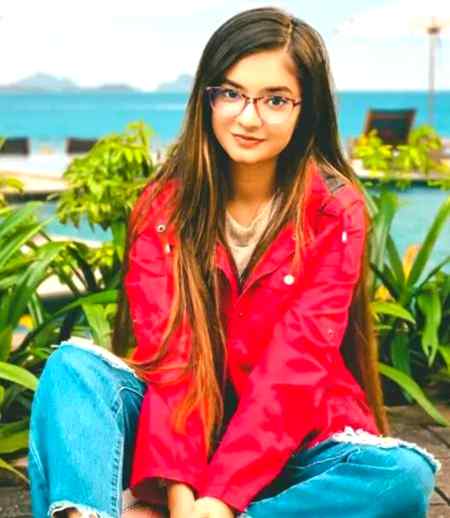 تو چلا گیا میرے ہمسفر ذرہ دیکھ مڑ کے تو اک نظر . میری کشتیاں ہیں جلی ہوءی تیرے ساحلوں سے ذرہ پرے