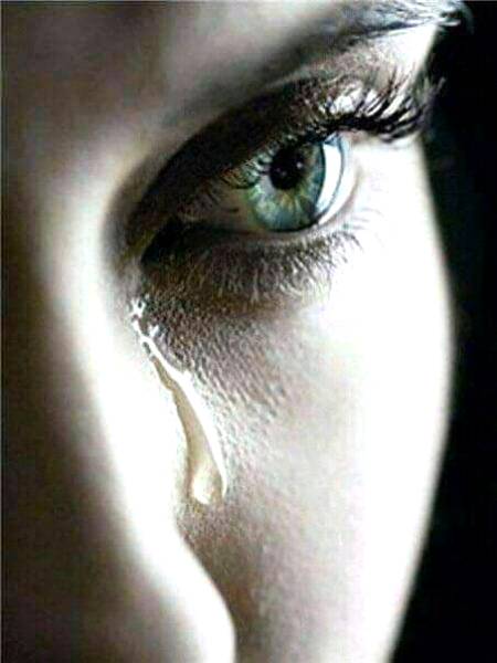 محبت قیس کا دامن
محبت اشک لیلٰی کے
محبت ھیر کی آھیں
محبت جوگ رانجھے کا
محبت بحر وحشت کا
محبت گرمئی صحرا
محبت موجِ دریا ھے
محبت ھی طلاطم ھے
محبت خوں رلاتی ھے
محبت میں  مٹاتی ھے
کسی کو نوجوانی میں
یہی مجنوں بناتی ھے
محبت شاعری سی ھے
جگر کے پار جاتی ھے
محبت ھجرِ ساقی میں بینائی چھین لیتی ھے