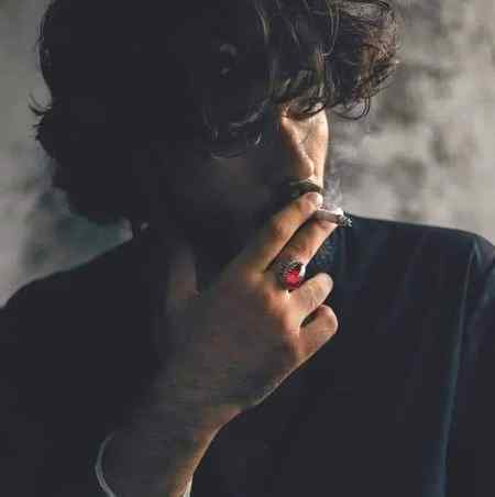 آواز دے کے چھپ گئی ہر بار زندگی
ہم ایسے سادہ دل تھے کہ ہر بار آگئے 

احمد فراز
💞