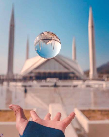 مجھے اس طرح اپنی محبت میں مبتلا کر دے
اے خدا۔۔ کہ توبہ کیے بغیر مجھے نیند نہ آے
Faisal Mosque