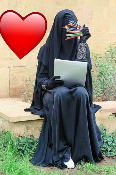 مرد اپنے آنکھوں کی حفاظت کرے یا نہ کرے عورت کے لئے اسلام پردے کا حکم دیتا ہے اور عورت پردہ کرے یا نہ کرے ۔



اسلام مرد کو اپنی نگائیں نیچے رکھنے کا حکم دیتا ہے۔اسلام جو حکم دیتا ہے اس میں 'میں اور 'وہ کا بہانہ نہیں چلتا۔۔