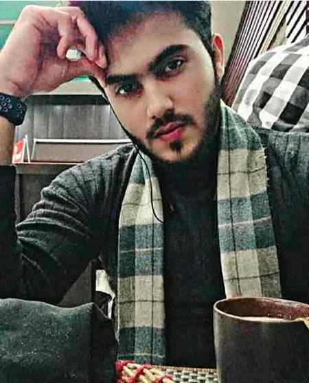 Mery lubo tk tie aany ko tarss Rahi hin🙄😏or mujhy hin KY tery khyalo sy first nhi mil rhi hin😑🤔 y Kon c uljhno me tumny daaldya godo mujhy  KY 😒☹️mery chry ki udasi Meri maa ko preshn karrhi hin😥