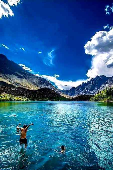 Upper kachura lake skardu baltistan