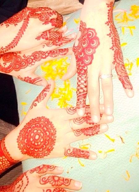 محبت میں جھکنا کــوئی عجیب بات نہیں . چمکتا سورج بھی تو ڈھـــل جاتا ہے چاند کے لیے❤❤👑