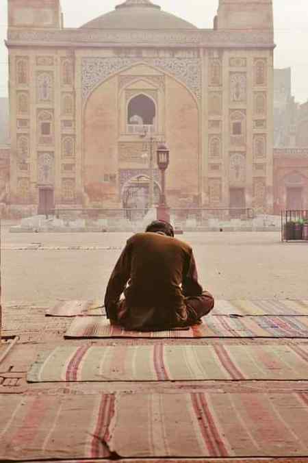 ماشا اللہ سے یہاں بھی گھر والا ماحول ہے
نا کوئی گھر منہ لگاتا 😐 نا ہی یہاں🙄