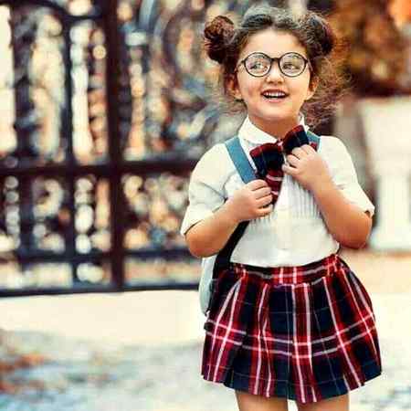 ناول پڑھ کر رونے والی حساس لڑکی*
*زندگی کی تلخیوں پہ مسکراتی ہے*