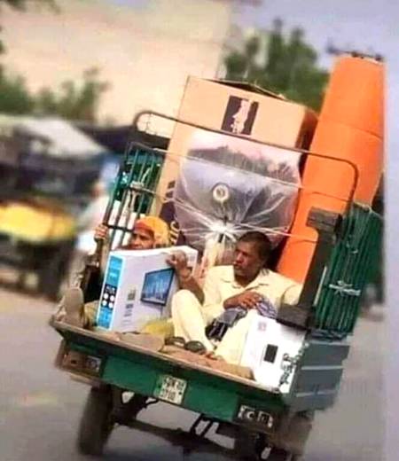 طلاق دینے والی زبانوں کو کیا پتہ کہ جہیز کیسے بنتا ہے۔۔۔۔💔😭