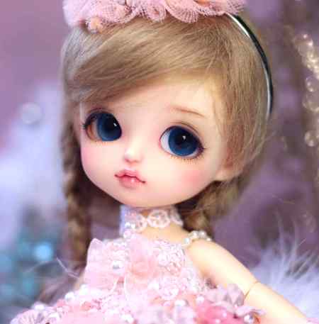 چیزیں وقتی ہوتی ہیں_____ٹوٹ جاتی ہیں
بکھر جاتی ہیں....؛
رویے دائمی ہوتے ہیں__صدیوں کے لئے اپنا
اثر چھوڑ جاتے ہیں...؛
Anu malik😐😇