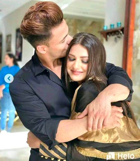 Himanshi khurrana...