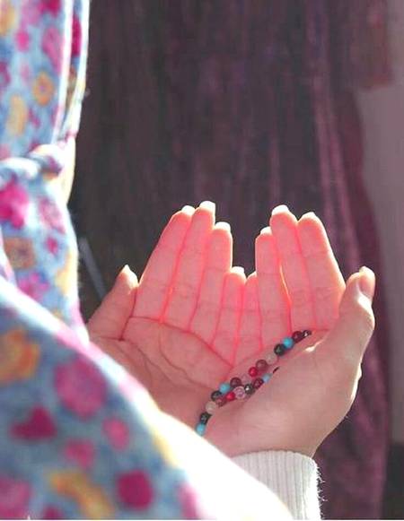 ہر شخص کو موت کا ذائقہ چکھنا ہے
میں صرف یہ چاہتی ہوں کہ
میری موت سے پہلے
"میرا رب"
مجھ سے راضی ہو جائے
آمین ثم آمین