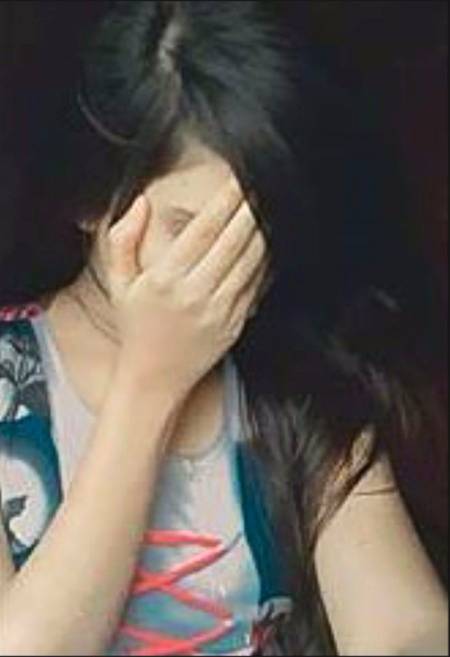 AJ tu bohut garmi hay frnds Yar such main AJ academy main thuk gae