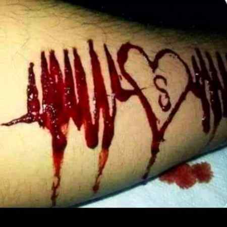 عقل بھی خدا دیتا ہے اور حسن
بھی خدا دیتا ہے
عشق وہ سمندر ہے جو دونوں کو
بہا دیتا ہے