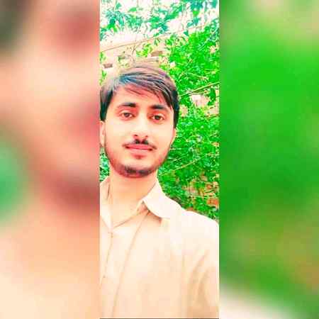 اندر کوئی جھانکے تو دل ٹکڑوں میں ملے گا 

یہ ہنستا ہوا چہرہ تو یاروں کےلئے ہے