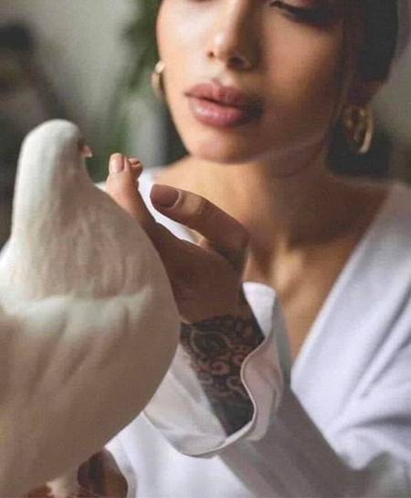 اچھا تو تیرے ذریعے آزمائش ہوئی میری ؟ 
ہاے۔ تجھے  چھین کر مجھے صبر سکھایا گیا۔
