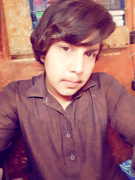 اگر مجھے پتا ہوتا کہ وہ میرے اتنے قریب آ کر مجھے چھوڑ دے گی
تو میں کبھی اسے خود کے قریب آنے نا دیتا🔥💔 💔
