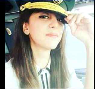 اپنی نظروں میں بُہت اچھی ھو میں۔۔۔سب کی نظروں کا ٹھیکا نہیںاُٹھا رکھا میں نے