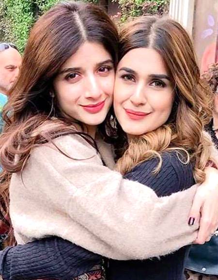 Kubra khan and mawra hocane cute pic