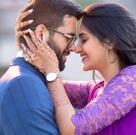 اپنی سانسیں بھی کر دوں تیری سانسوں میں منتقل😍

بتا اس سے زیادہ تجھے اور کس طرح چاہوں میں؟؟🤔