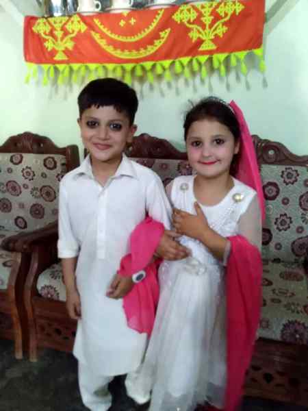 Hum sy to hamary students be achy 😜jo abi syy couple bany huwy Hy😉😍 cute Zara nd Ali❣️