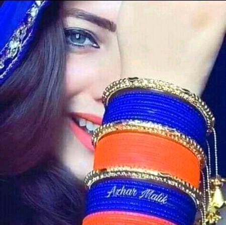 خود کو جانا جدا زمانے سے
آگیا تھا مرے گمان میں کیا
جون ایلیاء
