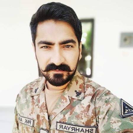 یہ داڑھی مونچھ کا رُعب 
یہ برگر بچے کیا جانے🔥😜