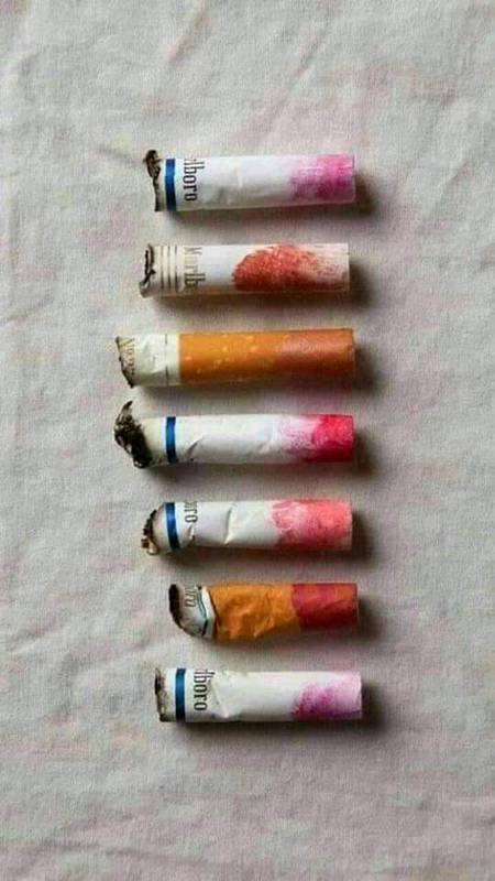 ترے ہونٹوں سے لگے سیگریٹ بھی♣️
میں نے آج تک سنبھال کے رکھے ہیں
