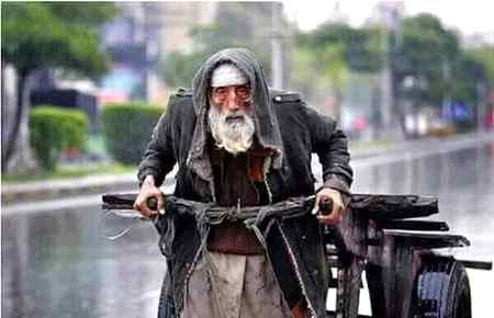 بوجھ اٹھانا پڑا  ہے  انہیں  بڑھاپے  میں بھی
عہد حاضر کے جواں کا ڈوب کے مرنا بنتا ہے