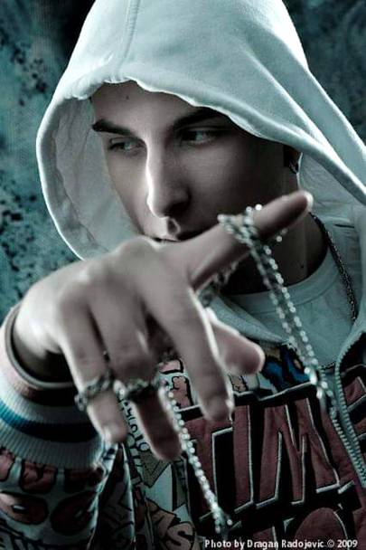 ایک فرعون پر نہیں مشتمل اناپرستی!

میں  نے  ہر  شخص  کے  تیور میں  خدا  دیکھا ہے!👉😣😣