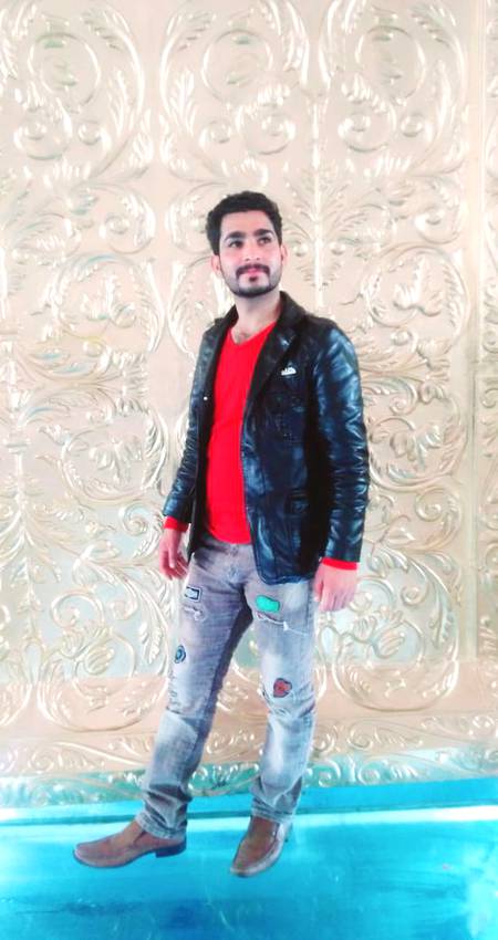 Hum ne kayi bar zamanay k bharam torhay hain .p1 ✌✌