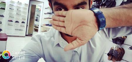 Aik b kaam ka na nikli 😢
Haath🖐️bharaa parha ta
  Lakeero sy👎😥