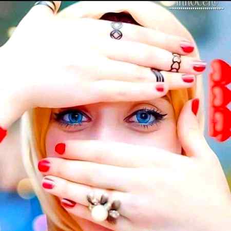 خلک لاس پورته کړی دعا د جنتونو غواړی 
ما د هر څه په بدل ستا د مینې سوال کړې دې