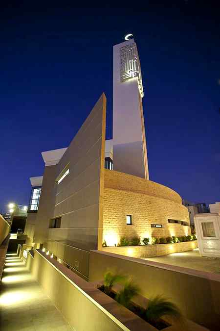 Beautiful Naji Hamshari Mosque view of Northern west facade showing the Minaret 💕💕
