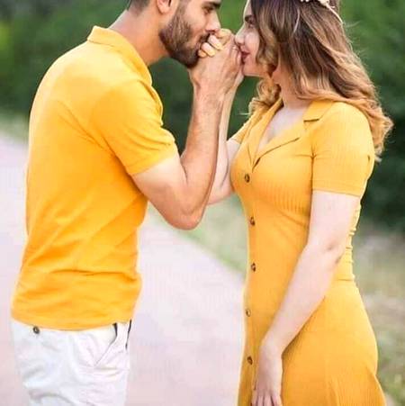 ﮨﻮﻧﮕﮯ ﻭﮦ ﮐﻮﺋﯽ ﺍﻭﺭ ﺟﻦ ﮐﻮ❣
 !!!___ﻗﺪﺭ ﻧﮩﯿﮟ ﻣﺤﺒﺖ ﮐﯽ

ﮨﻢ ﺟﻨﮩﯿﮟ ﭼﺎﮨﺘﮯ ﮨﯿﮟ❣
!!!__ﺯﻧﺪﮔﯽ ﺑﻨﺎ ﻟﯿﺘﮯ ﮨﯿﮟ_