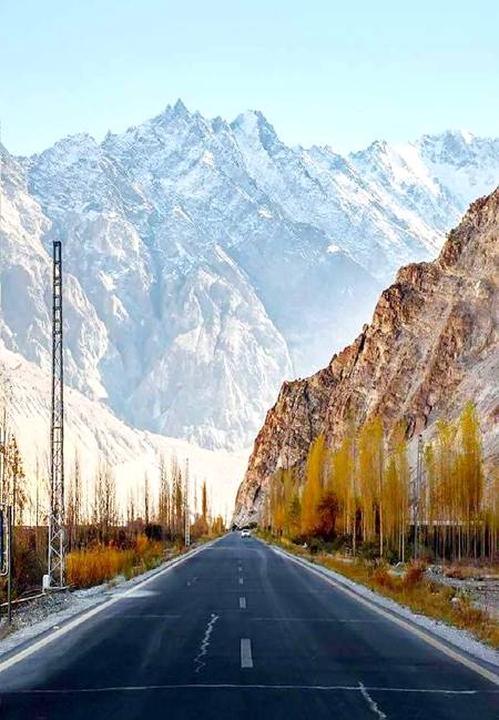 Karakoram Highway... like 🔥