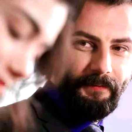 گر میسر ہے تیرا چہرہ تو ،،😘 چاند پھر کس لئے ضروری ہے😘