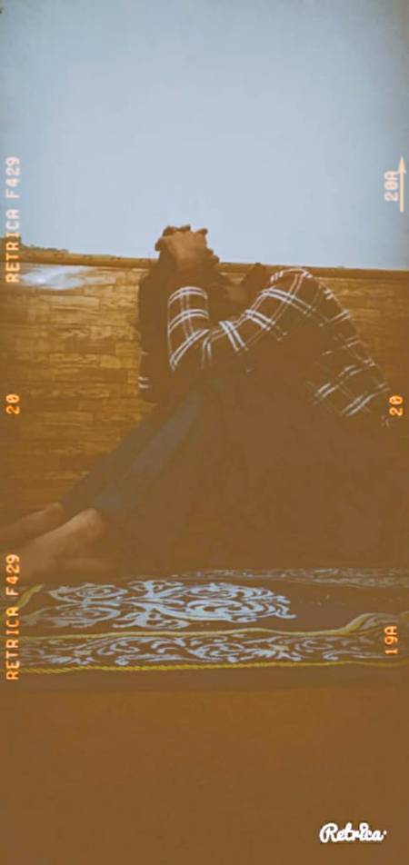 Jb ap kisi ko chaho to ye r wo kahy u have some times k muje apnao to ye dunya bht choti lgti h but agr wo dhoka De to ye dunya bht bari lagti h k kb khatm hogi life.💔💔💔😣😣😣