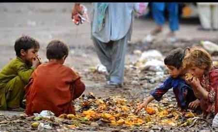 رزق اُگلا ہے زمیں نے تو سبھی کا لیکن...

پھر سرِ راہ یہ غربت کا تماشا کیوں ہے