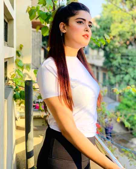 مجھے اچھا لگتا ہے⁦☺️⁩اپنی ذات میں گم رہنا😌مجھے بھاتا نہیں لوگوں🙎سے شناسائی کرنا😇⁦✌️⁩👉