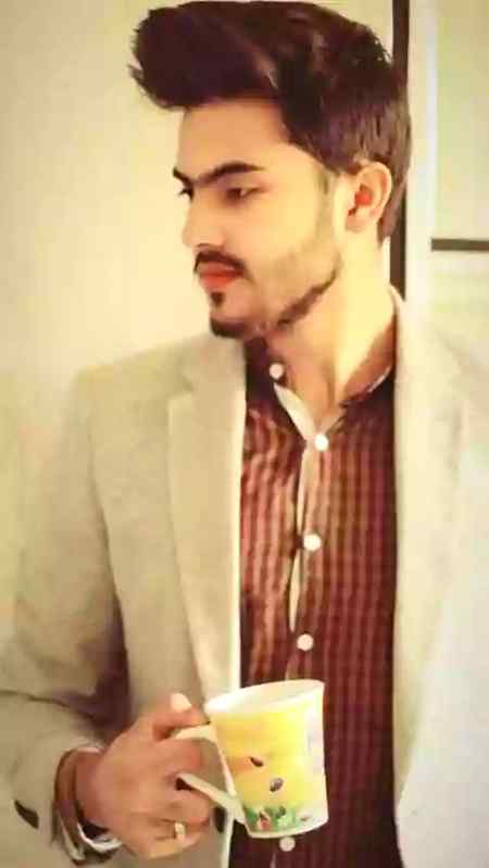 Koe bhi apny parsnol metar me kassi ko bollny kaa hq nhin Dy ga khani apny asa kiya me apko muh py sxh kha phr bhi oky sorry fns faaslaa rkhy aap sub mujhse 🤔🙄shokr hin mein AP logo ki trhaa mgror grror dekhawy or jhot bollny Walla nhin😏 mzak yaa serious baat samny muh py saxh bollta hon agrr assa Karne Walla mein btmeez hon to ok IAM btmeez boy u aal hpy ab good 😯😊😊