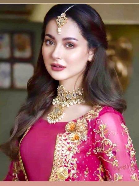 Hania Amir...