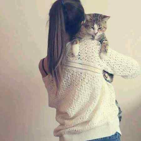 Sobia Shahzadi 
جو دل سے اچھا لگتا ہے اسی کو دوست کہتی ہوں 
منافق بن کے رشتوں کی سیاست میں نہیں کرتی