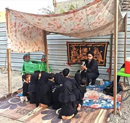 کوٸی مجلس چھوٹی بڑی نہیں ہوتی۔ مولا سے قبولیت کے لیے قیمتی ذاکر کا آنا اور زیادہ افراد کا آنا ضروری نہیں مجھے تو یہ بہت قبولیت والی مجلس نظر آ رہی ہے اپنی سوچ بدلیں معاشرہ خود ہی بدل جاۓ گا🍁