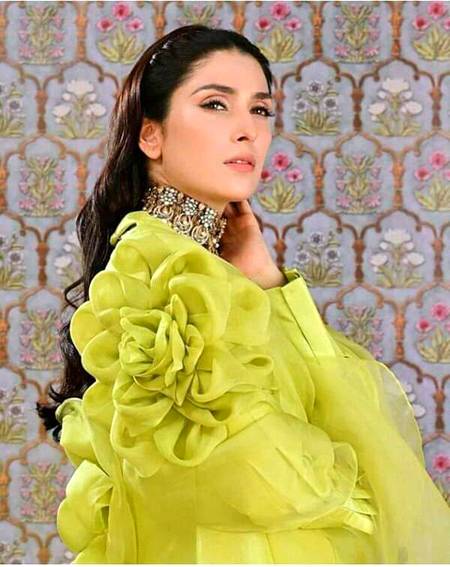 Ayeza khan