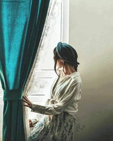 چہرے جانے پہچانے تھے روحیں بدلی بدلی تھیں

سب نے مجھ سے ہاتھ ملایا اور ملا کوئی بھی نہیں