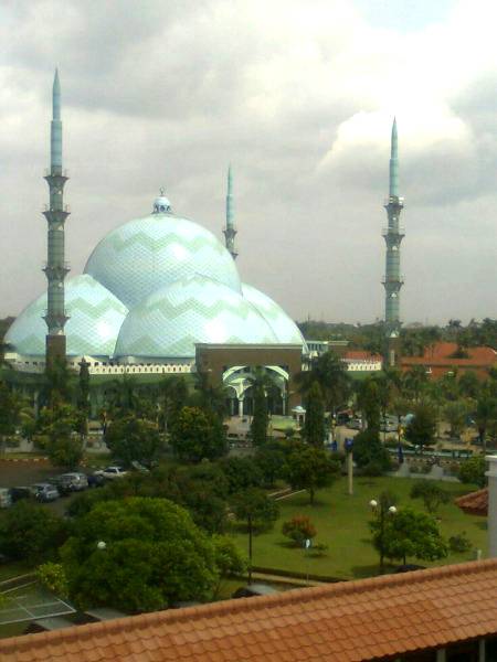 Beautiful Mosque Raya_Al'Azhom kota Tangerang,Banten, Indonesia 💕💕