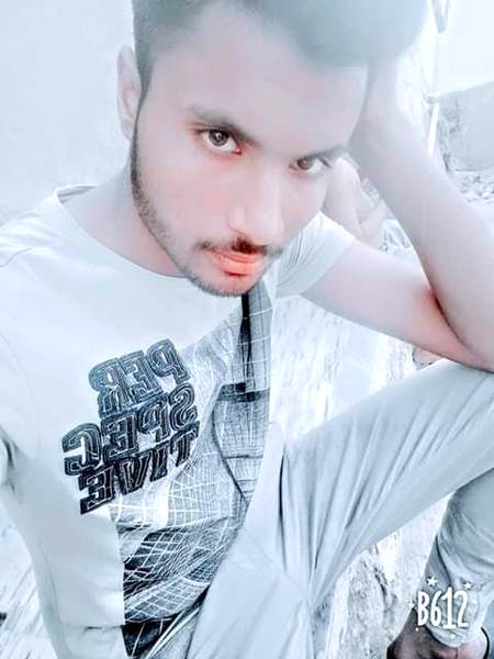 💕خوشیاں تقدیر میں ہونی چاہئیے
💕تصویر میں تو ہر کوئی خوش نظر آتا ہے💖