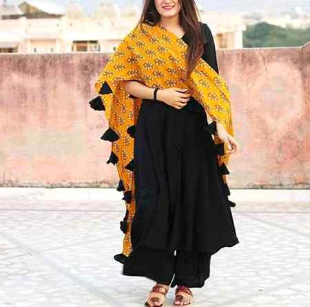 __سونپ دی جاتی ہے جب کسی اک کو دل کی سلطنت💓 "__پھر کسی دوسرے کو تختِ دل کا تاج پہنایا نہیں جاتا💓