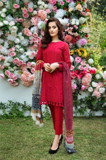 Cute Minal Khan .m5