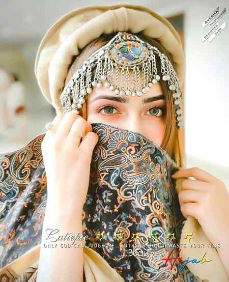 سنا ہے تم بہت ذہین ہو تو ذرا اتنا ہى بتا دو

کیسے پڑهتے ہیں جنازہ ان کا

جو لوگ اندر سے مر جاتے ہیں